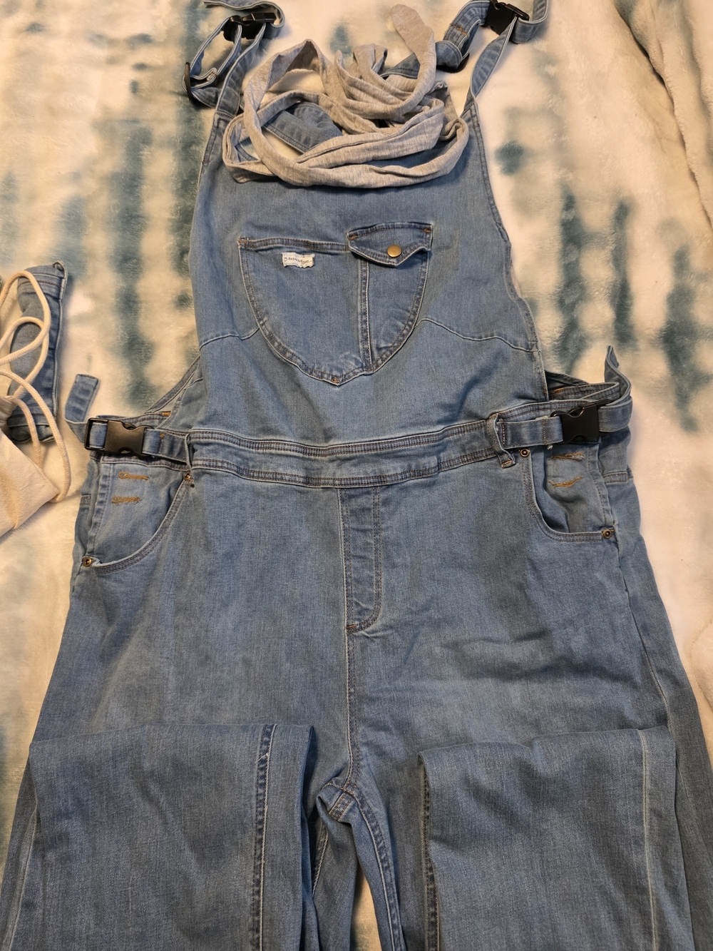 The Mumsie Denim Overalls - From Pregnancy To Parenting